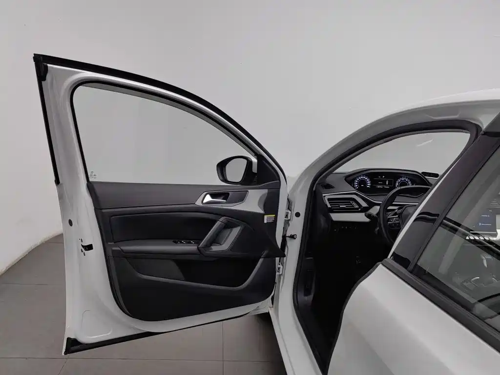 Peugeot 408 — миниатюра 8