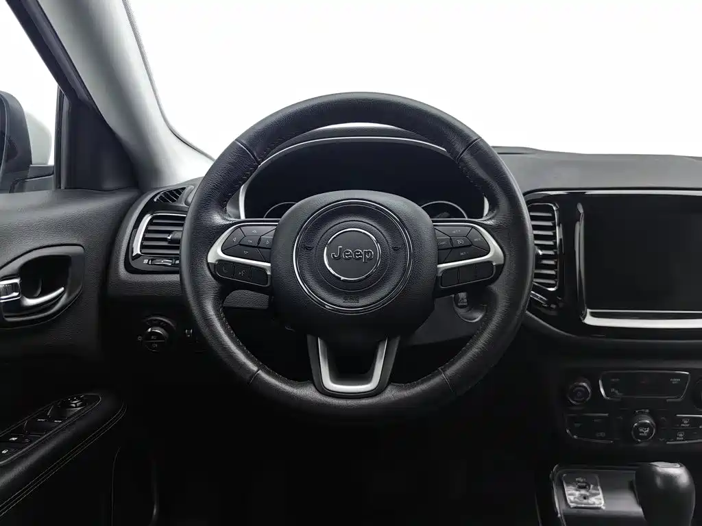 Jeep Compass — миниатюра 11