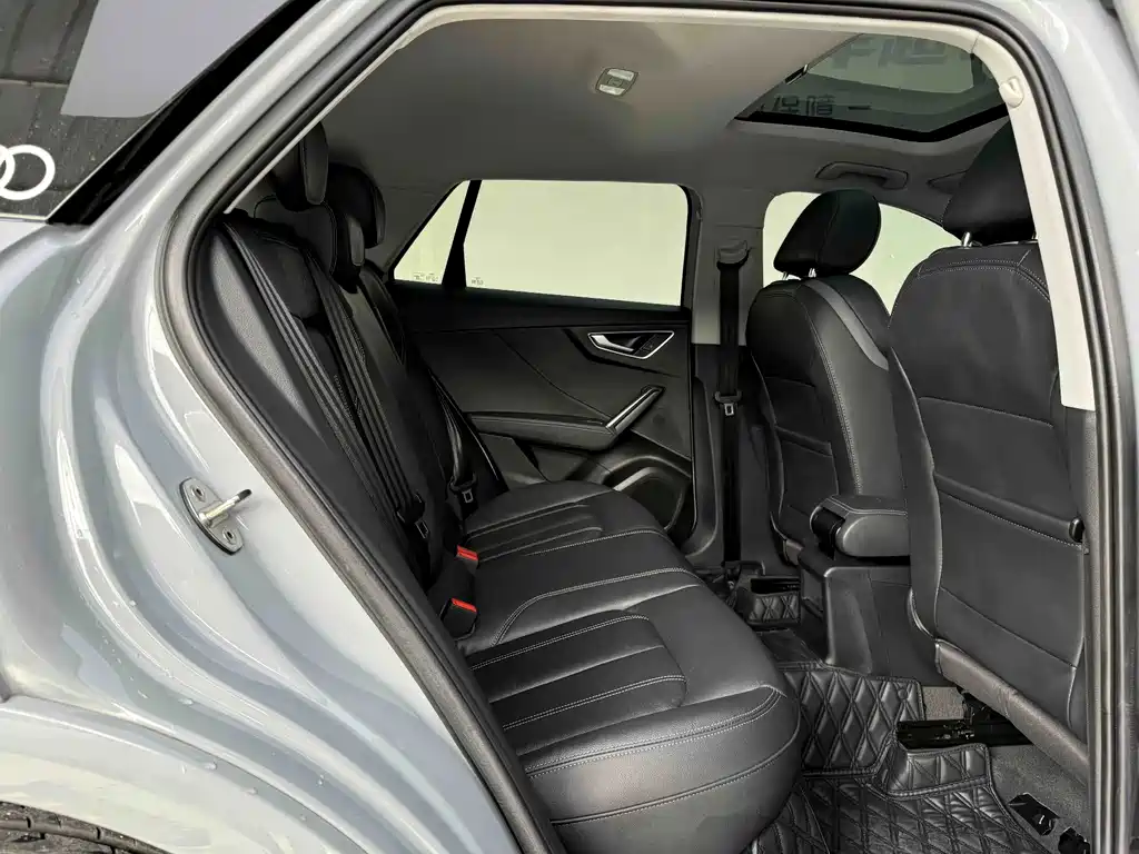Audi Q2L — миниатюра 10