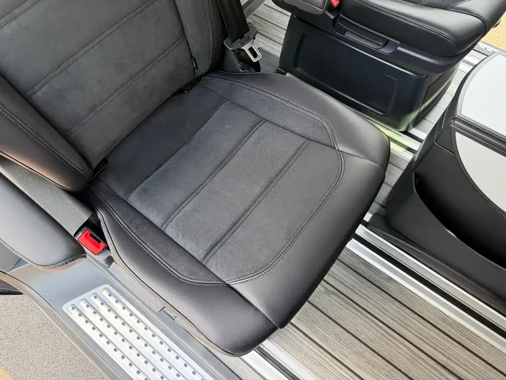 Volkswagen Multivan — миниатюра 21