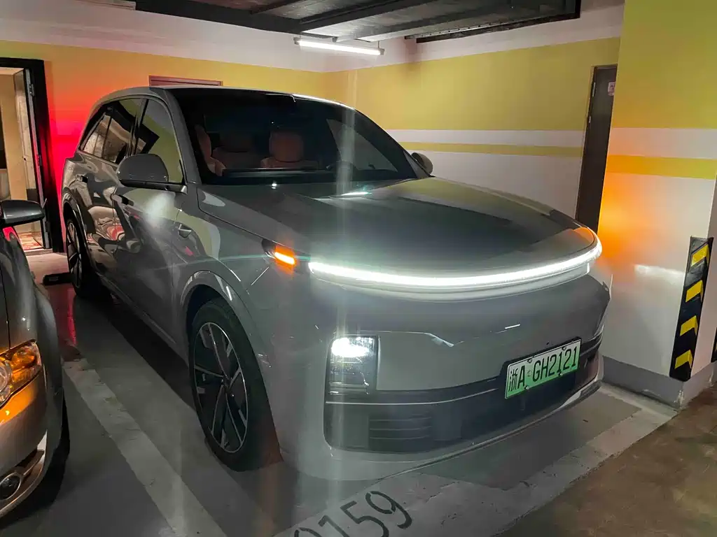 Li Auto Li L9 2025