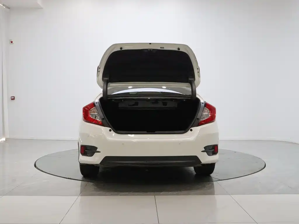 Honda Civic — миниатюра 9