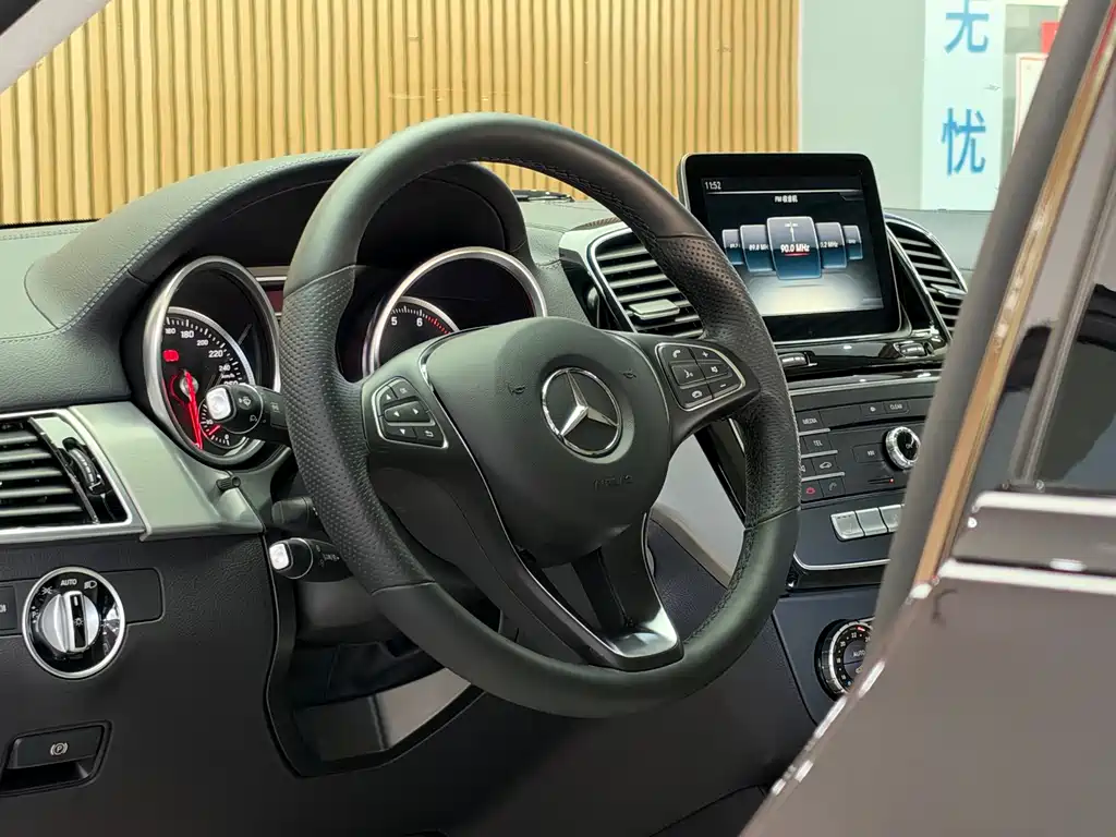 Mercedes-Benz GLE Coupe — миниатюра 9