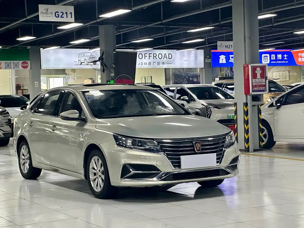 Roewe i6 New Energy — миниатюра 3