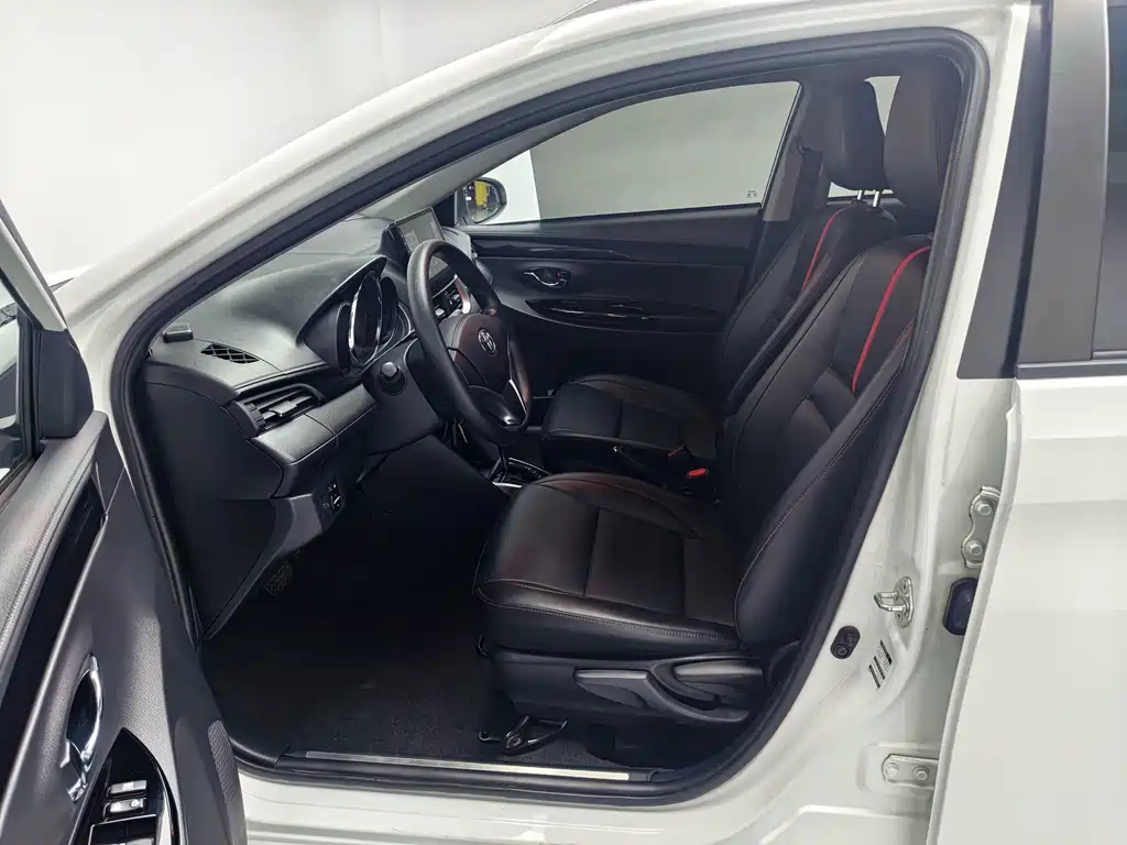 Toyota Yaris L — миниатюра 16