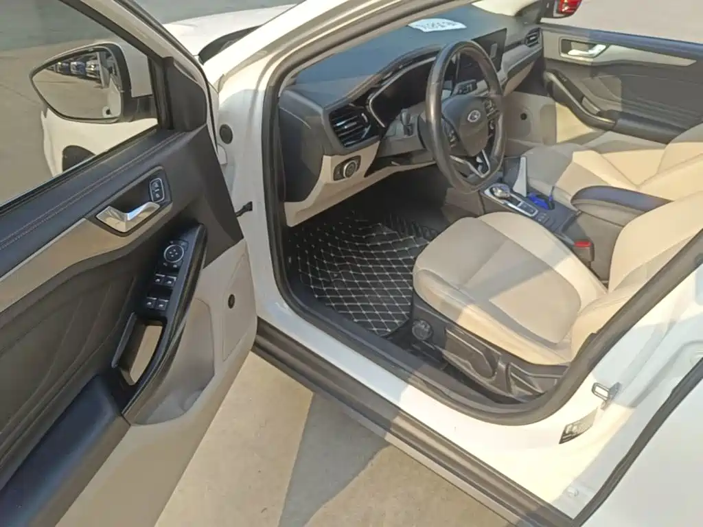 Ford Focus — миниатюра 16