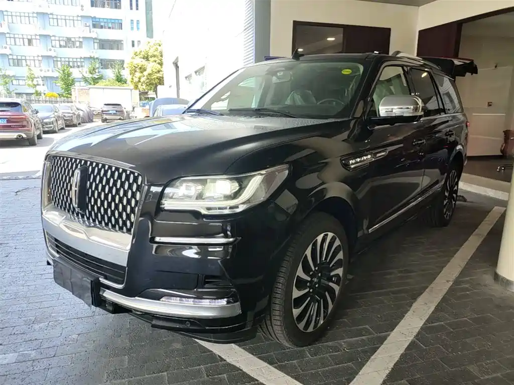 Купить Lincoln Navigator