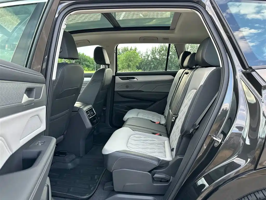 Volkswagen Tavendor 2024 380TSI R-Line