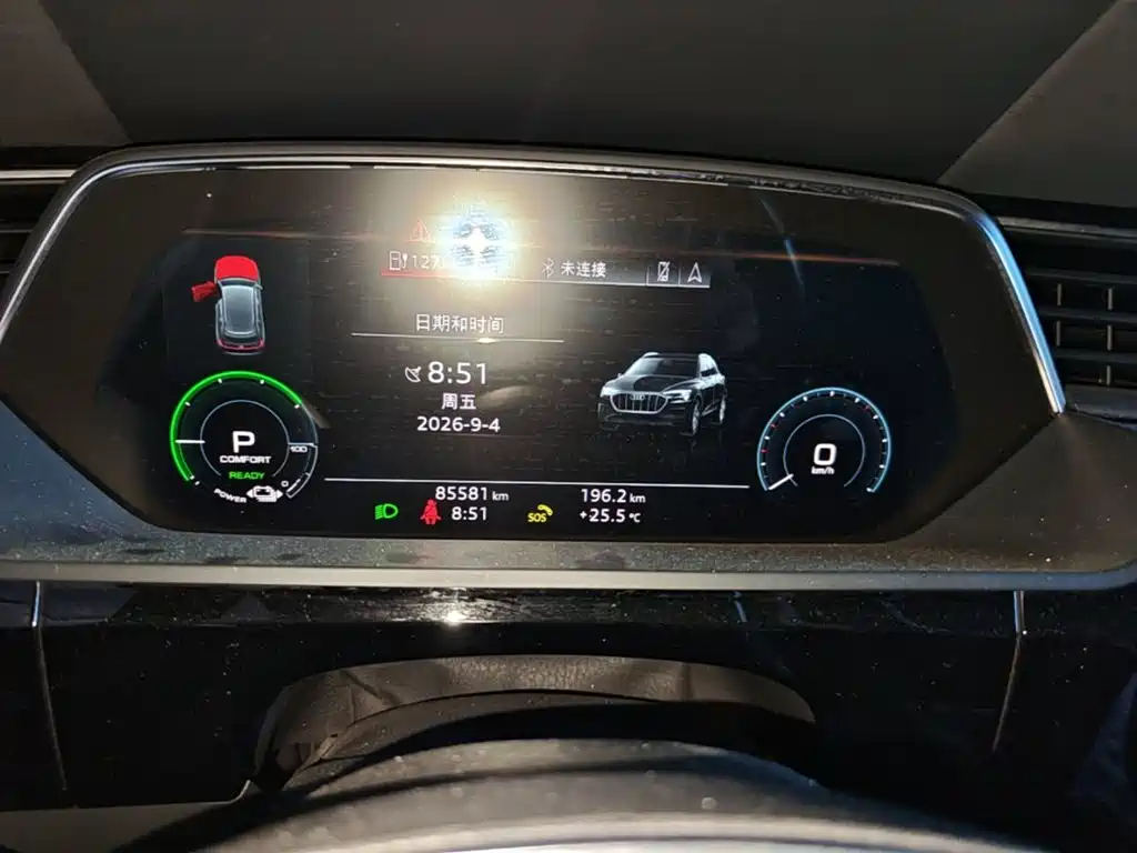 Audi e-tron (Import) — миниатюра 12