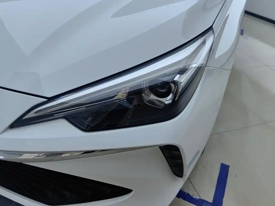 Roewe i5 — миниатюра 5