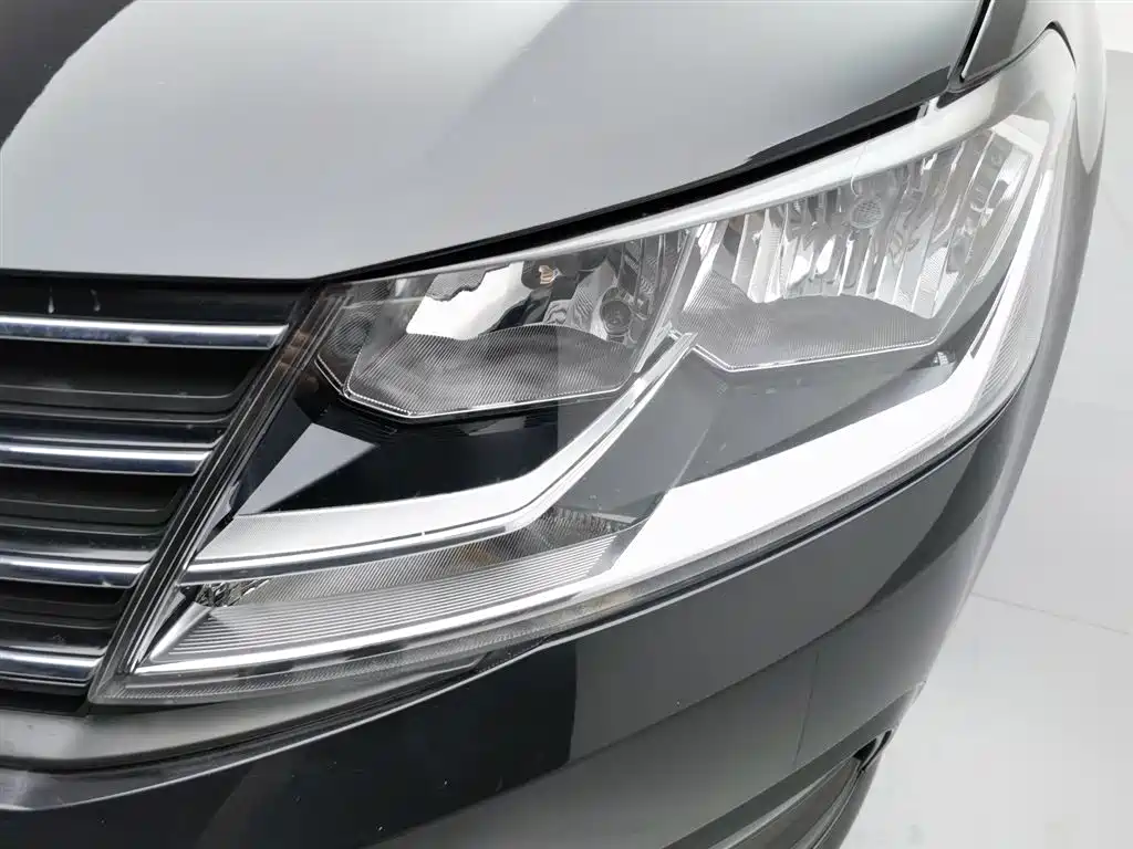 Volkswagen Lavida 2015 1.6L MT