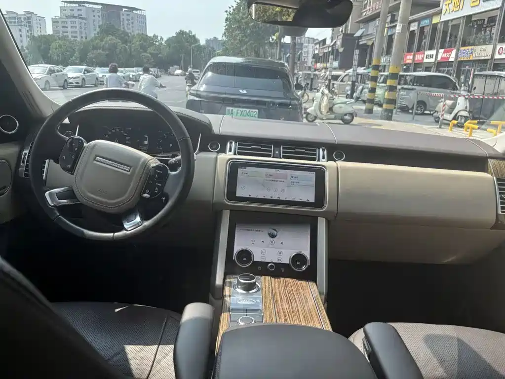 Land Rover Range Rover — миниатюра 3