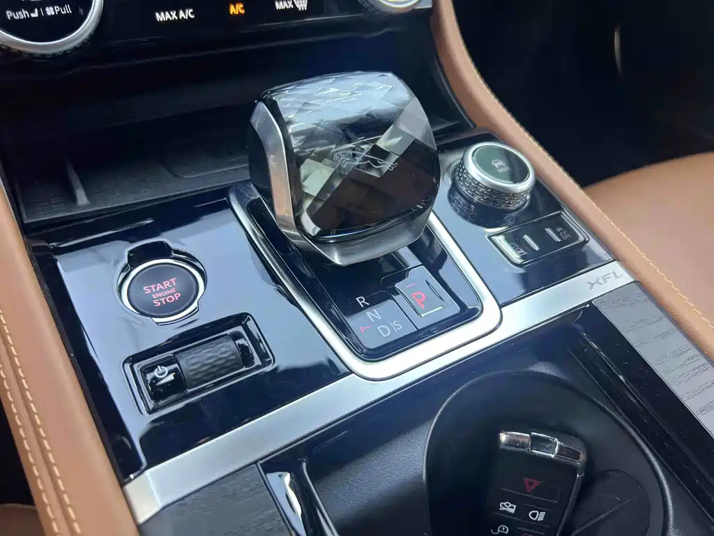 Jaguar XFL — миниатюра 14