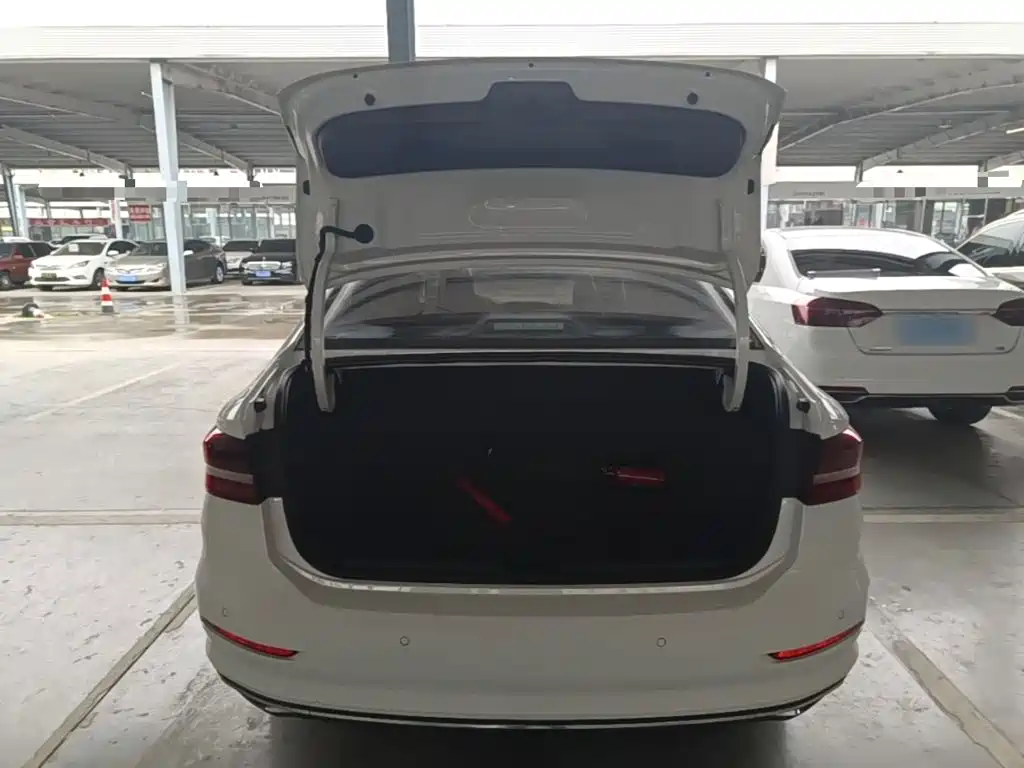 Volkswagen Lavida — миниатюра 19