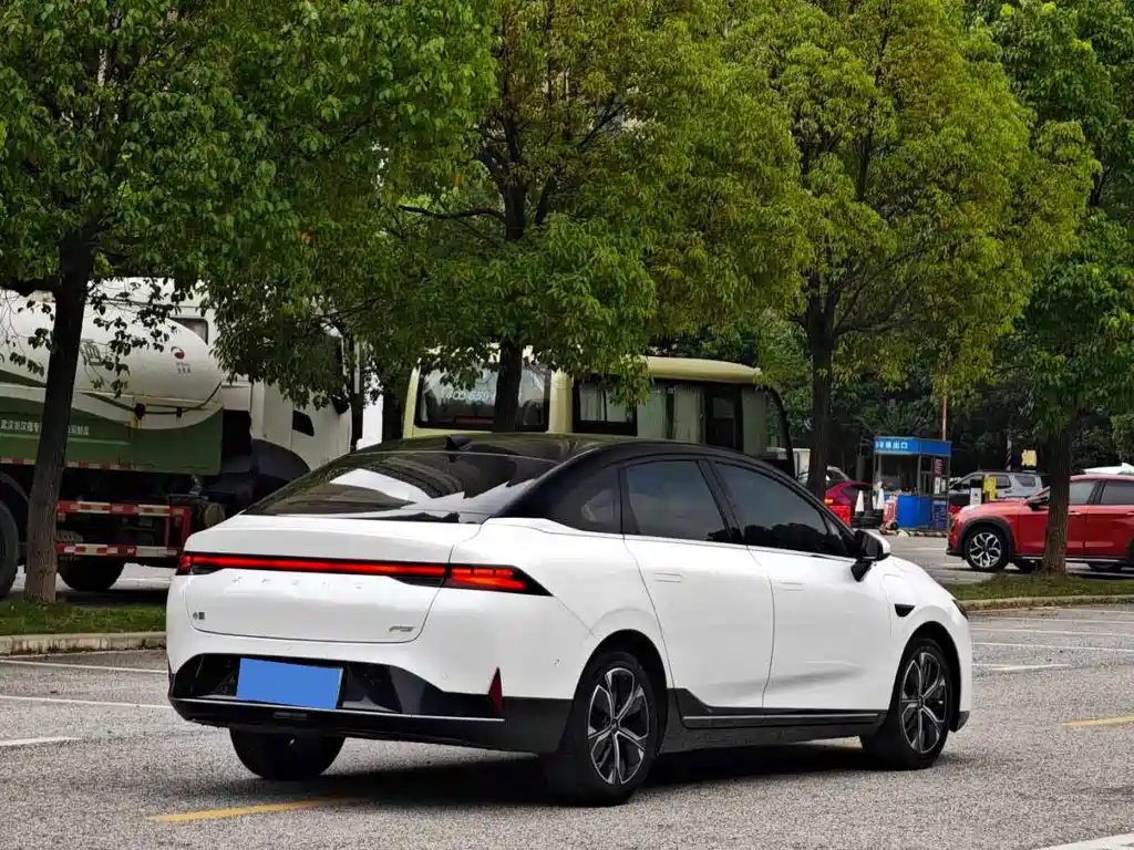 XPeng P5 — миниатюра 7