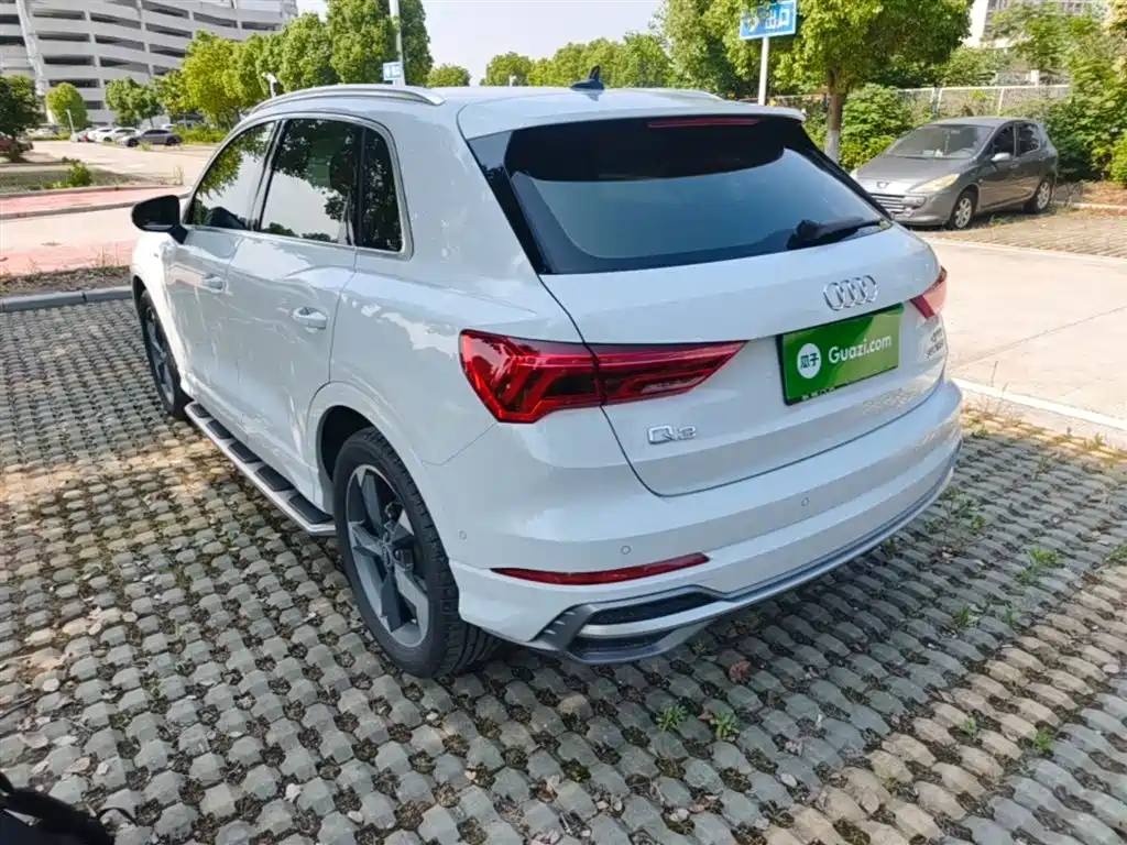 Audi Q3 2023 35 TFSI Fashion (1.4T)