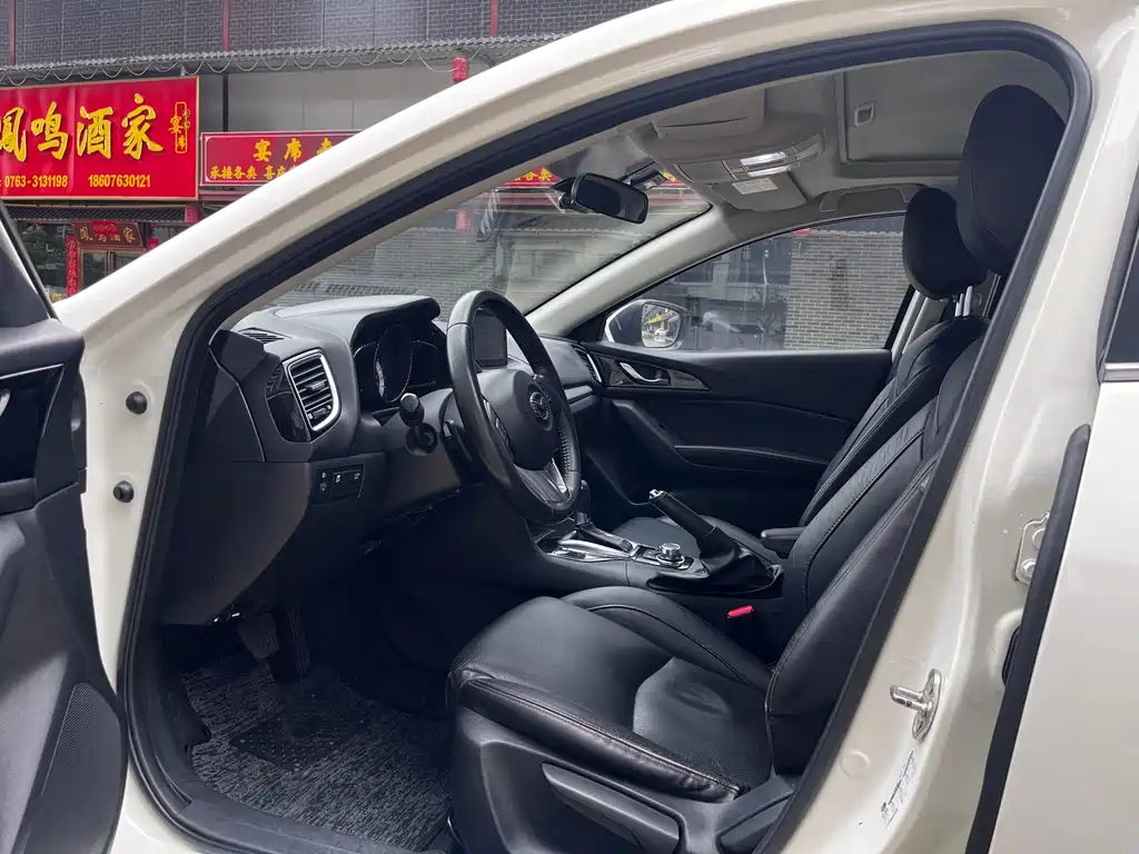 Mazda Mazda3 3 2016 2.0L AT Sport