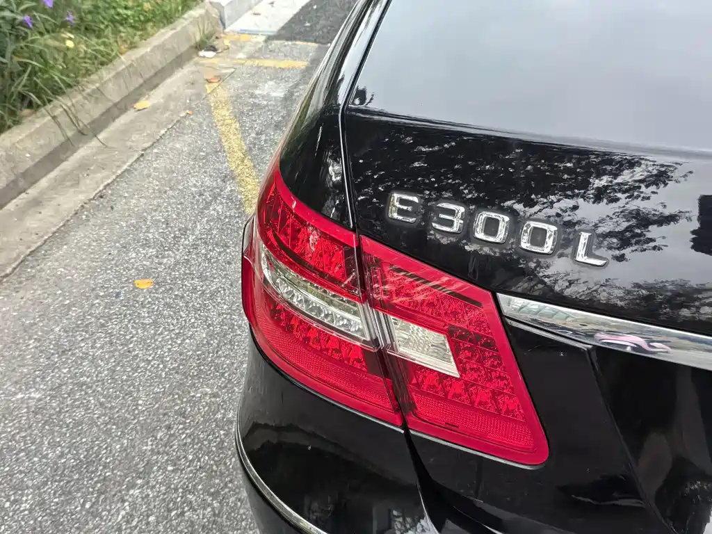 Mercedes-Benz E-Class — миниатюра 12