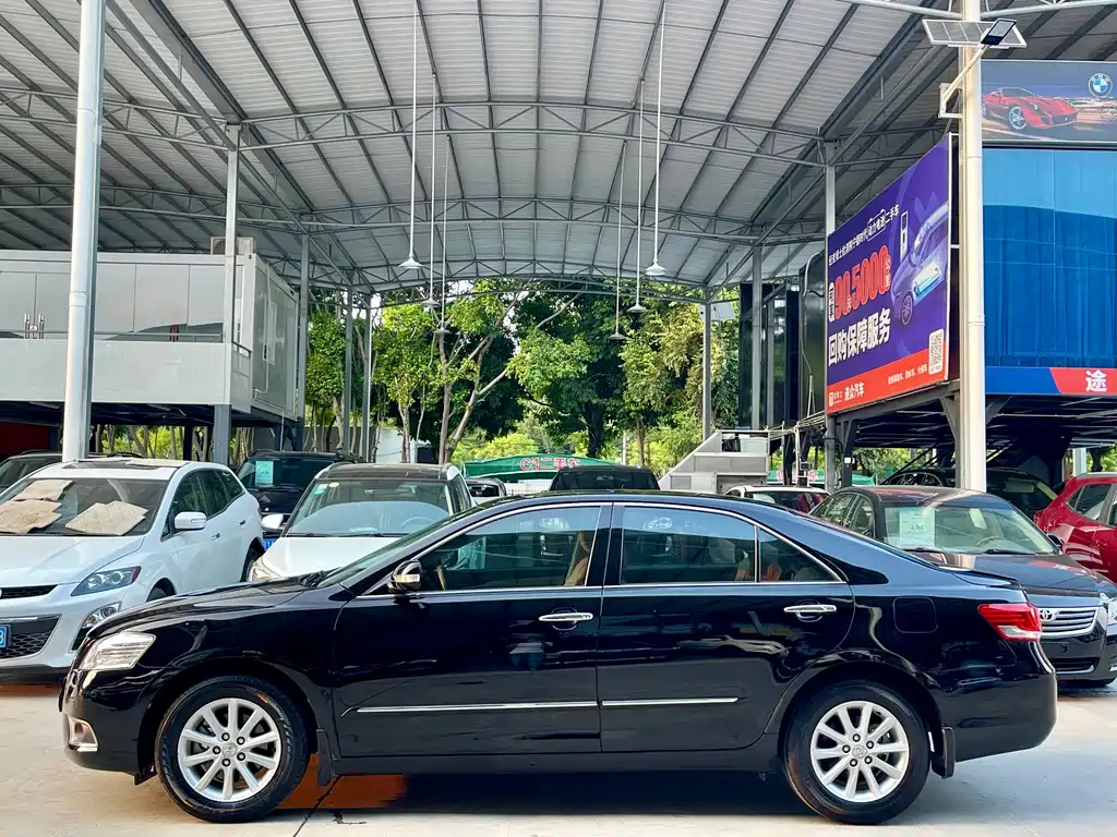 Toyota Camry — миниатюра 21