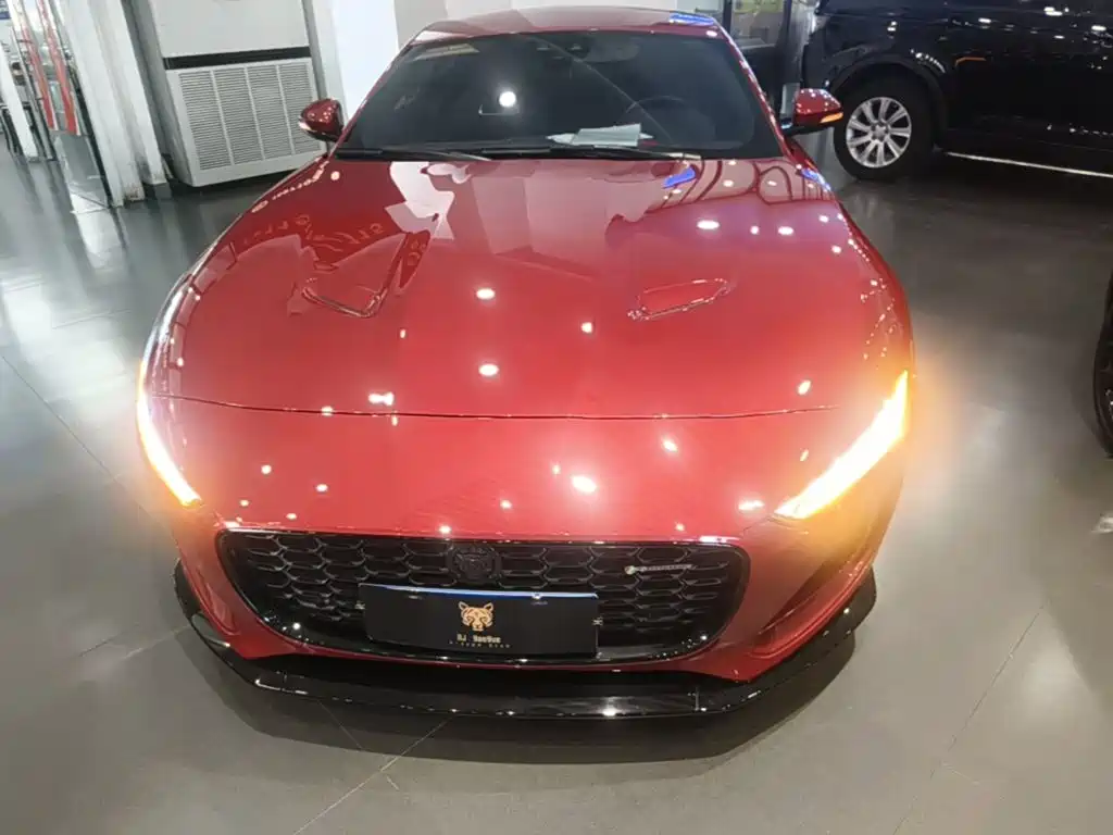 Jaguar F-Type 2023 P300 R-DYNAMIC BLACK