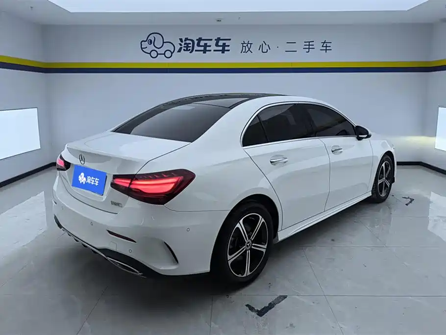 Mercedes-Benz A-Class A 2023 A 200 L Fashion
