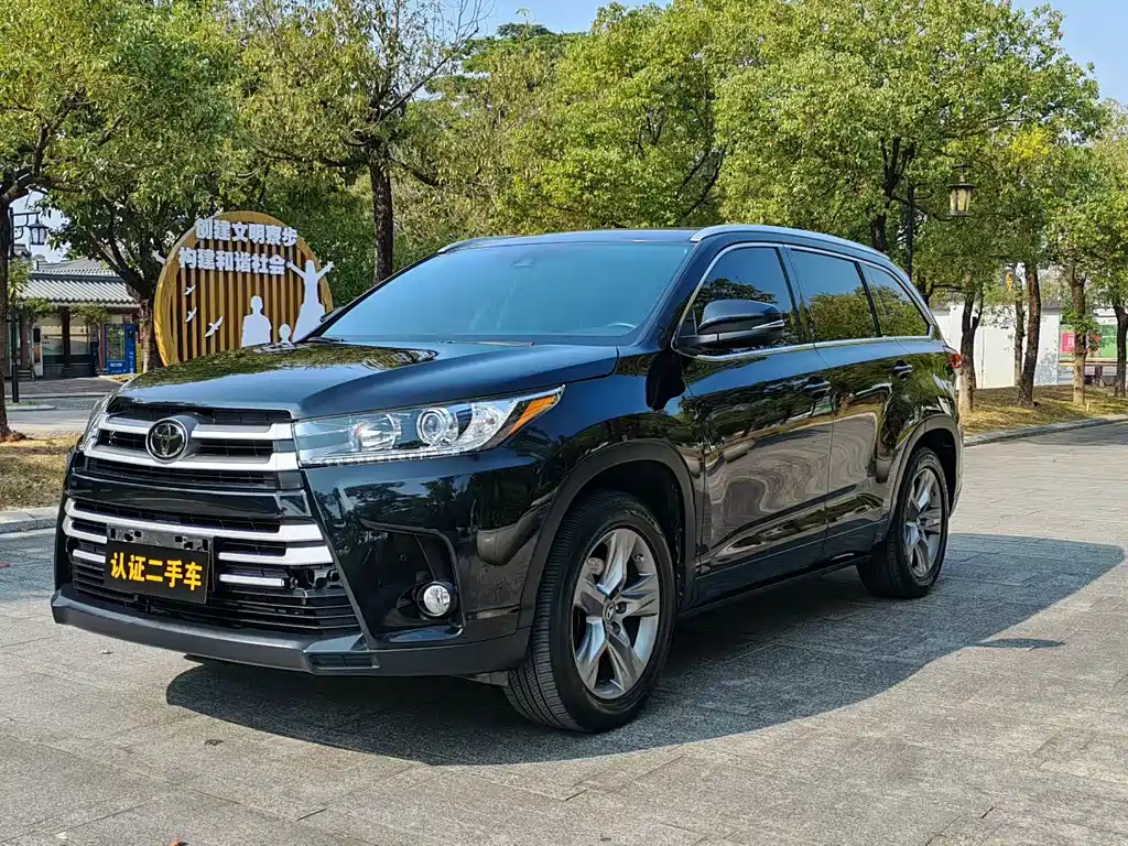 TOYOTA HIGHLANDER