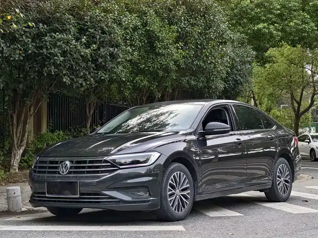 VOLKSWAGEN SAGITAR 2020