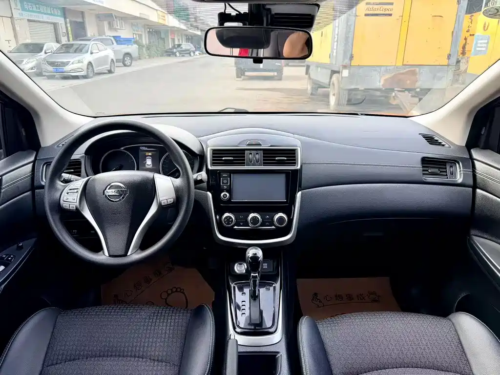 Nissan Tiida — миниатюра 9