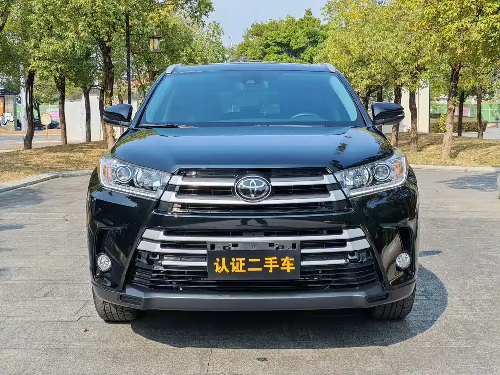 TOYOTA HIGHLANDER