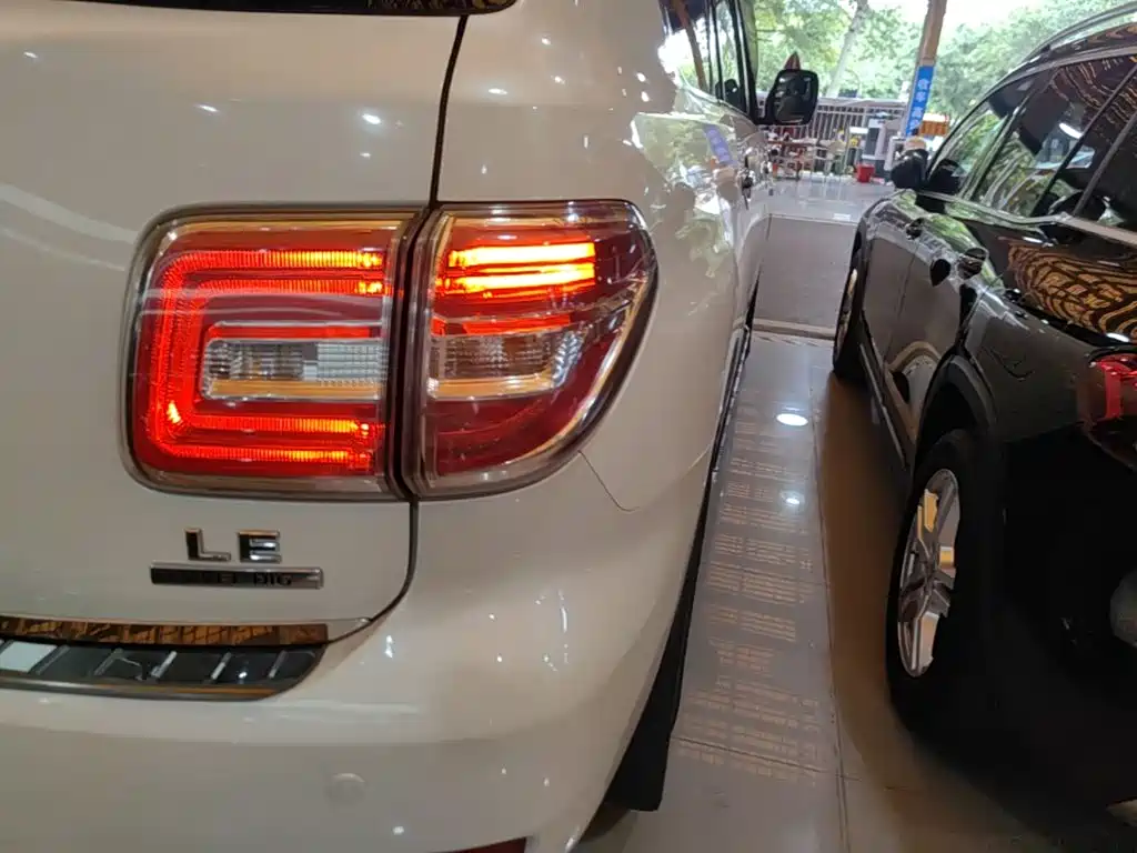 Nissan Patrol 2017 5.6L