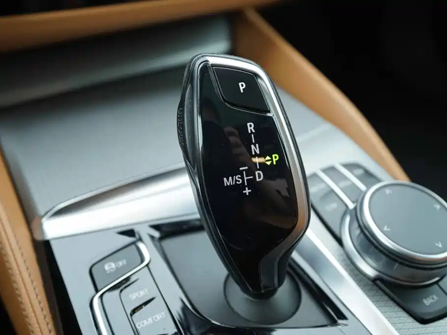 BMW 5 Series (Import) — миниатюра 9