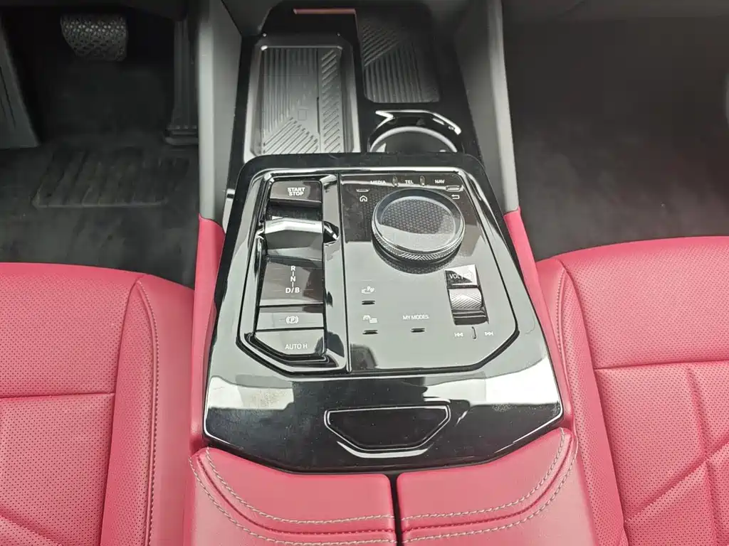 BMW i5 — миниатюра 13
