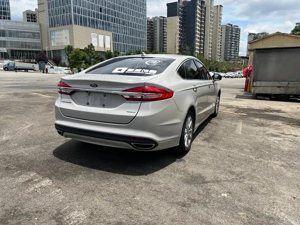 Ford Mondeo — миниатюра 9