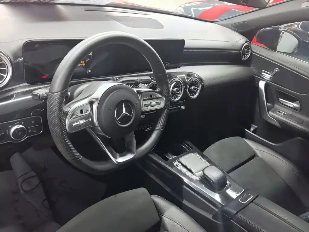 Mercedes-Benz A-Class — миниатюра 6