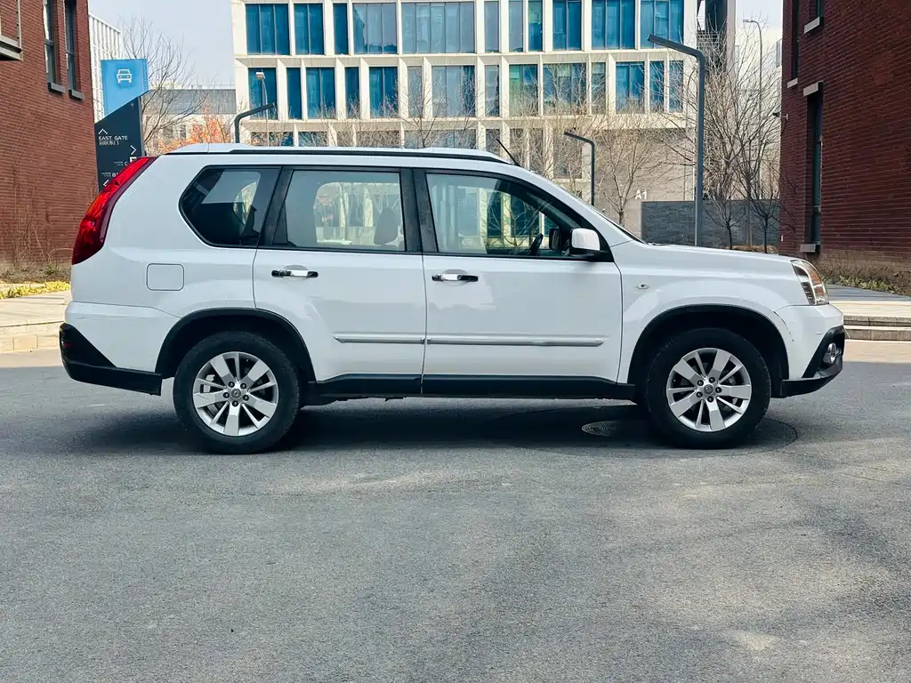 Dongfeng MX6 2016 2.0L CVT