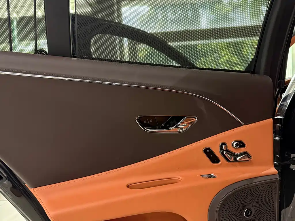 Bentley Flying Spur — миниатюра 11