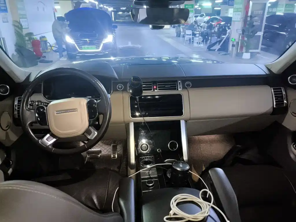 Land Rover Range Rover 2022 3.0 L6 360PS