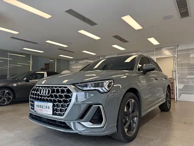 AUDI Q3 2024