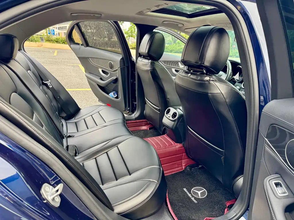 Mercedes-Benz C-Class — миниатюра 10