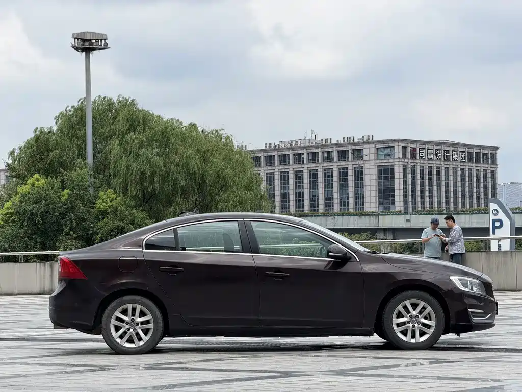 Volvo S60 — миниатюра 4