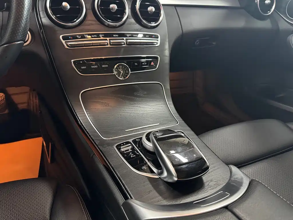 Mercedes-Benz C-Class — миниатюра 17
