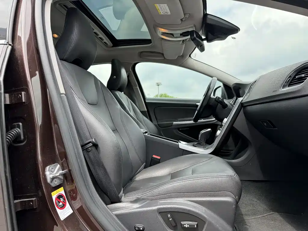 Volvo S60 — миниатюра 9