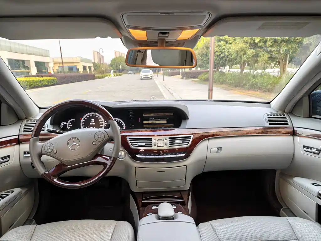 Mercedes-Benz S-Class — миниатюра 6