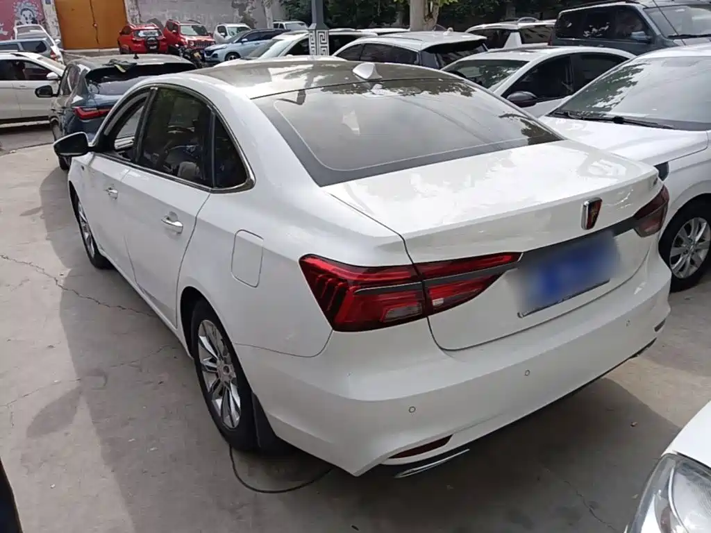 Roewe i6 Classic — миниатюра 5