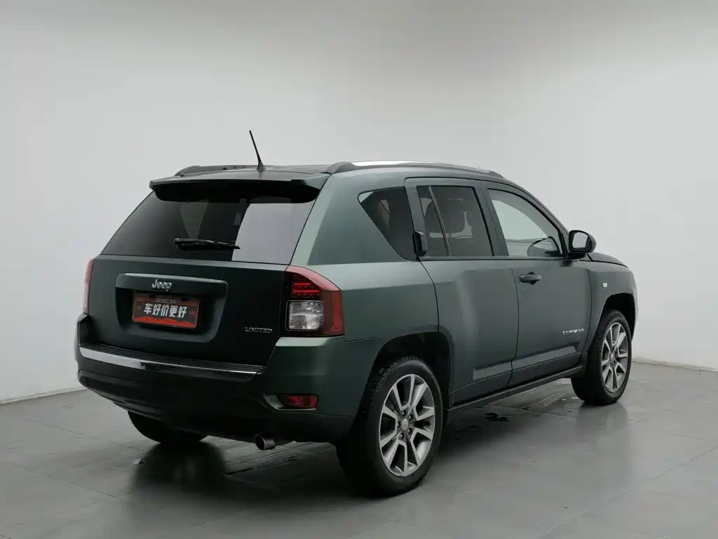 Jeep Compass (Import) — миниатюра 2