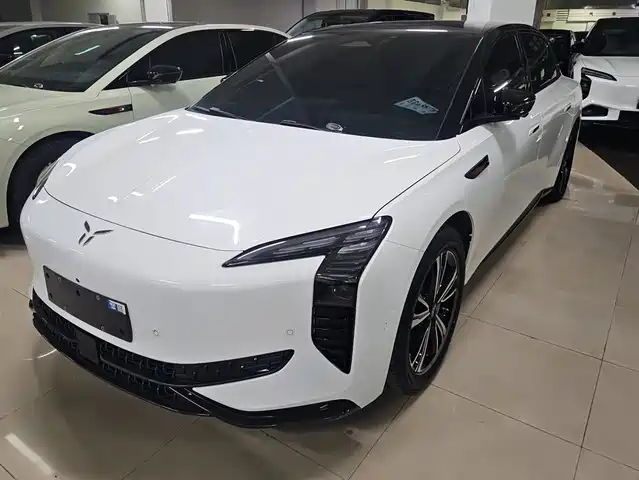 2024 Hongqi EH7