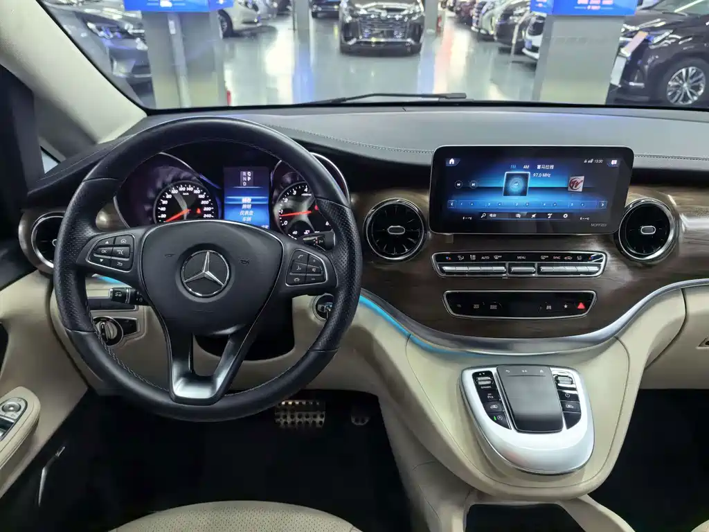 Mercedes-Benz V-Class — миниатюра 13