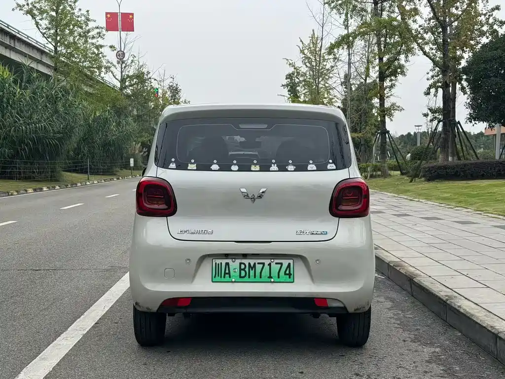 Wuling MINIEV — миниатюра 5