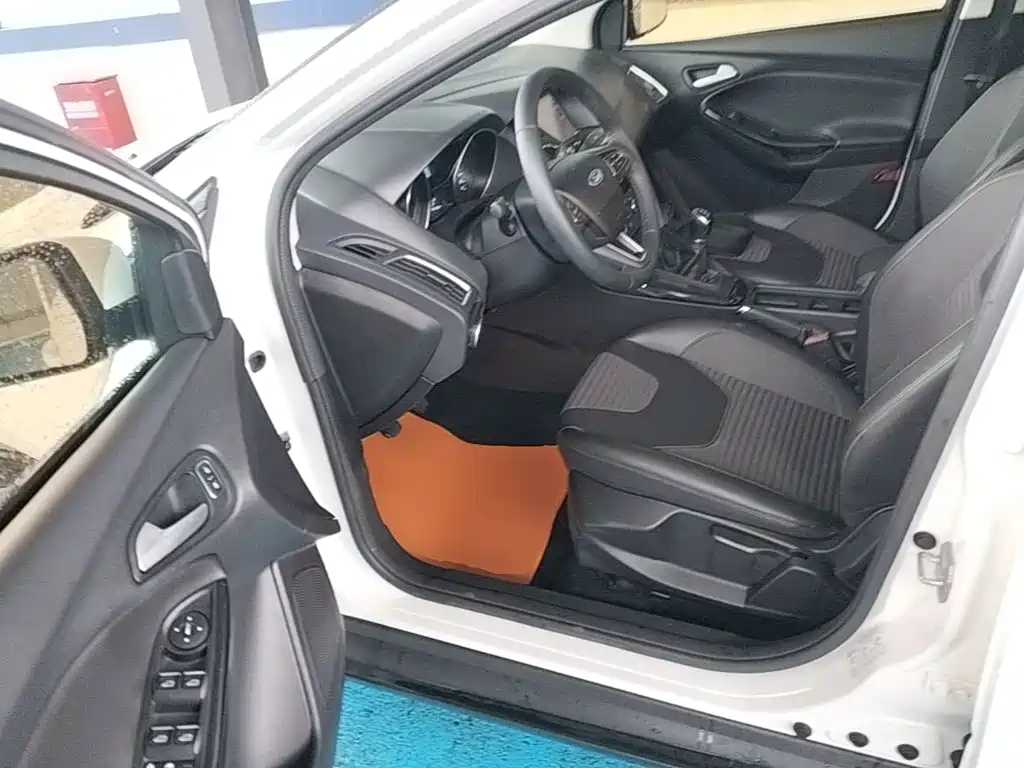 Ford Focus — миниатюра 16