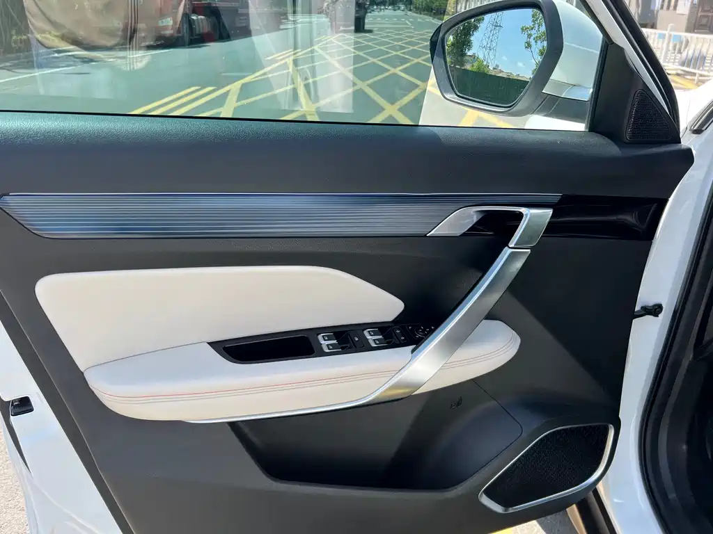 Geely Boyue — миниатюра 4